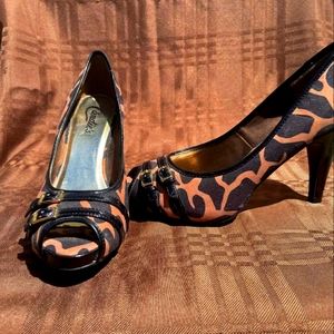 Candies cheetah heel shoes worn once